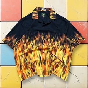 Benny's Men's‎ Black Fire Flame Print Short Sleeve Button Up Shirt Size M Y2K